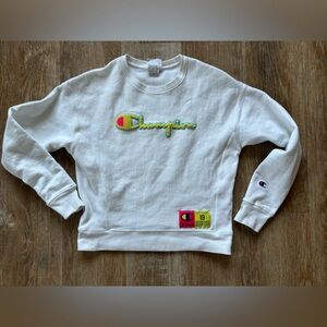 White champion sweatshirt.